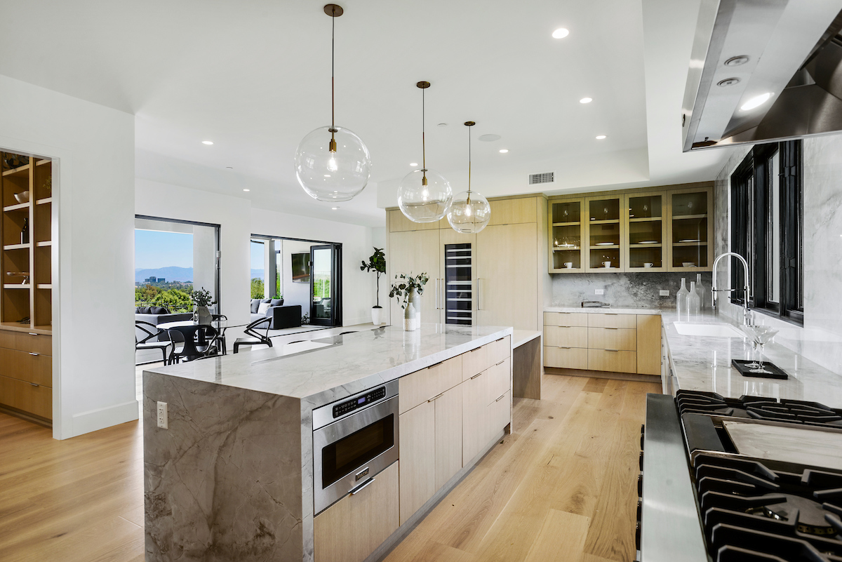 Super White Marble Countertop With Waterfall Edge