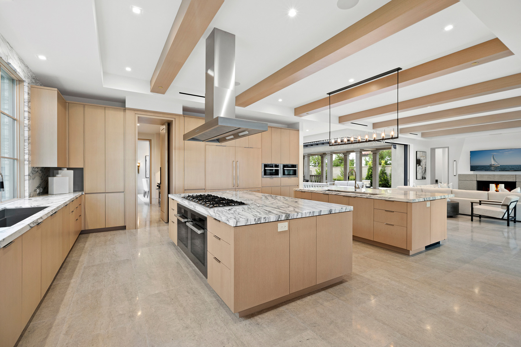 Arabescato Corchia installed on kitchen countertops in luxury home