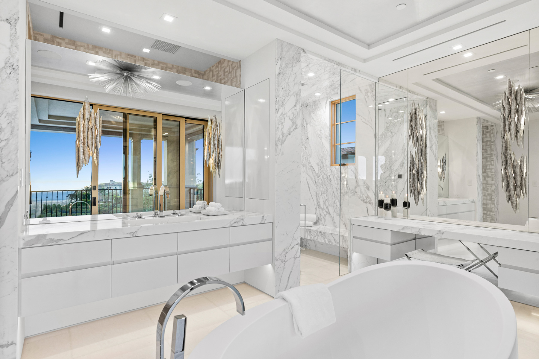 Calacatta marble featured in modern luxury bathroom