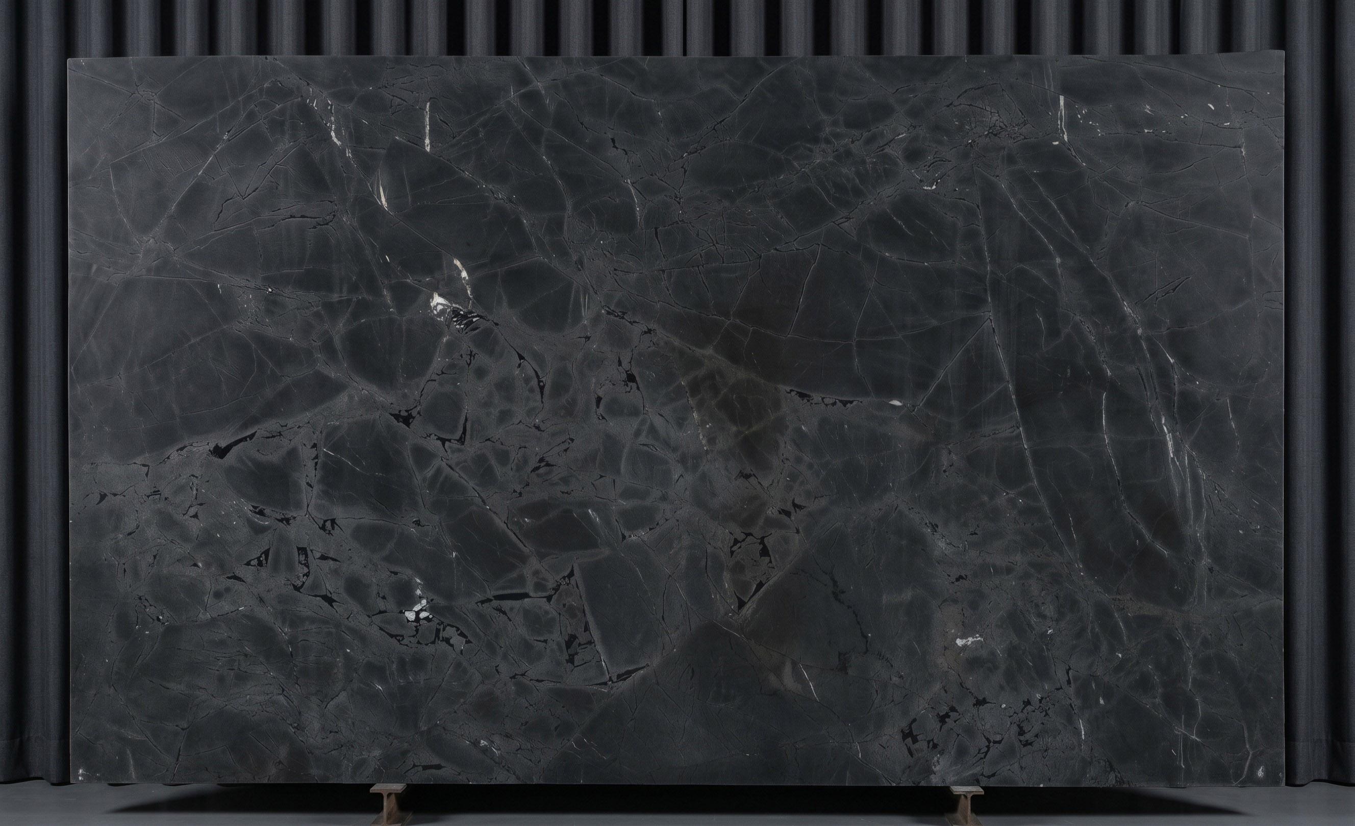 Saratoga Black Quartzite Countertops & Slabs